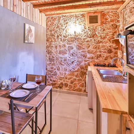 Bademlique Stone Lejlighed