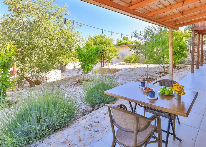 Bademlique Stone * Kas