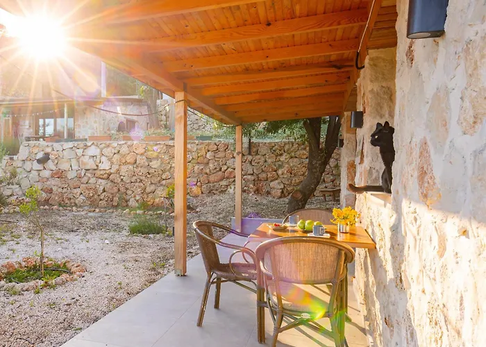 Bademlique Stone Kas