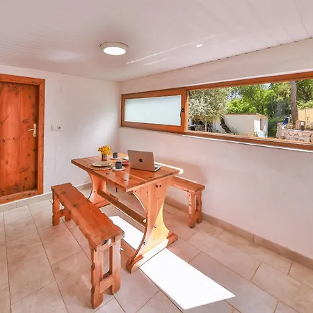 Lägenhet Bademlique Stone